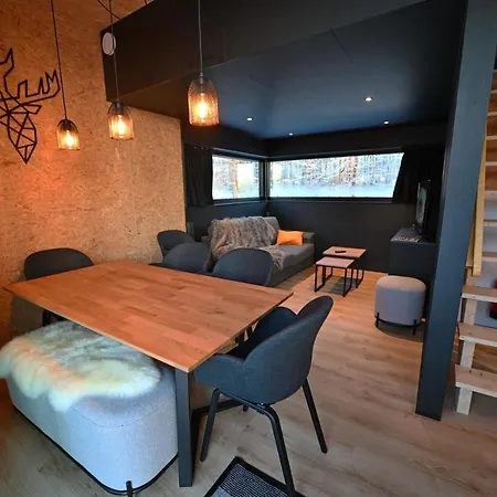 בית נופש Forest Cube Tradition